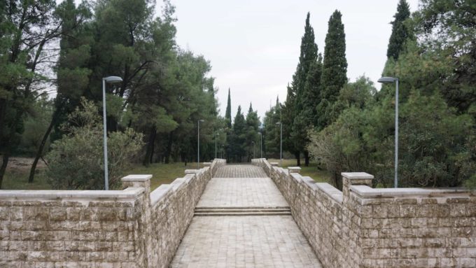 Karadağ Podgorica Partizan Savaşçı Anıtı Yolu