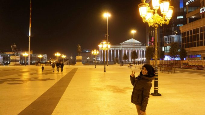 Makedonya Üsküp Gezi Rehberi Meydanı