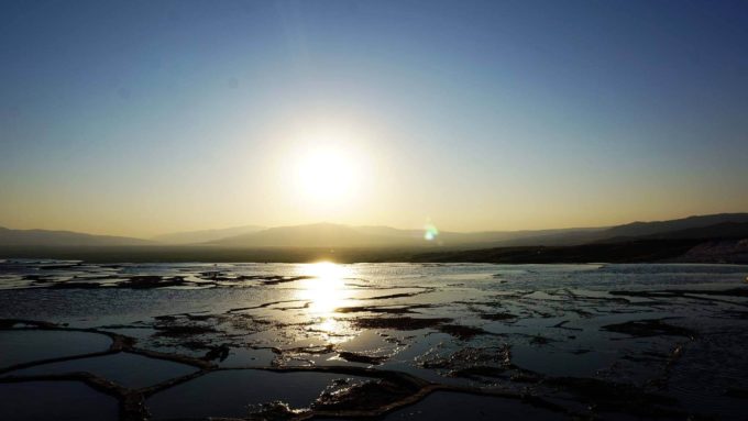 Pamukkale Travertenlerinde Günbatımı