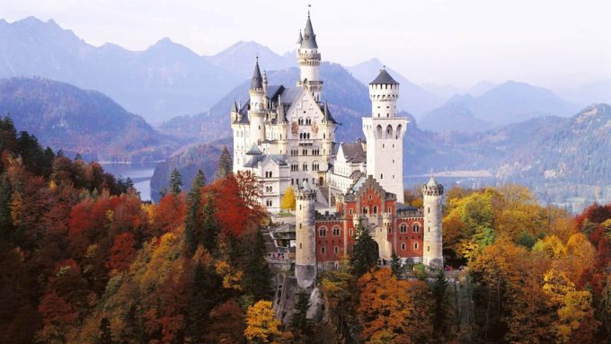 Neuschwanstein Şatosu, Bavyera, Almanya Avrupa'daki En İyi Şatolar