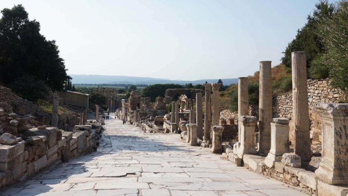 Efes Kuretler Caddesi Dönüş
