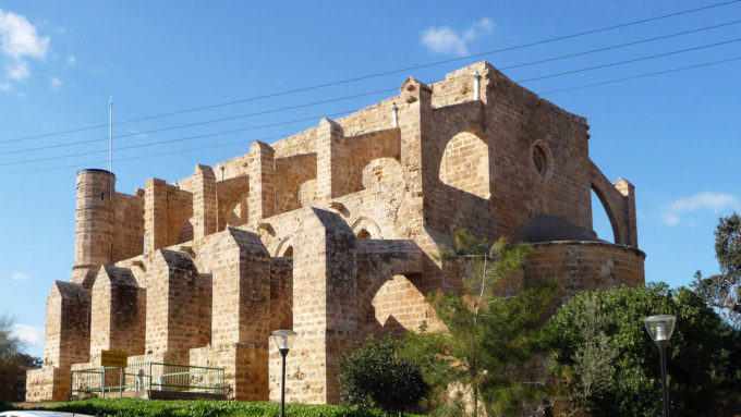 Sinan Paşa Camii (Aziz Peter ve Aziz Paul Katedrali)