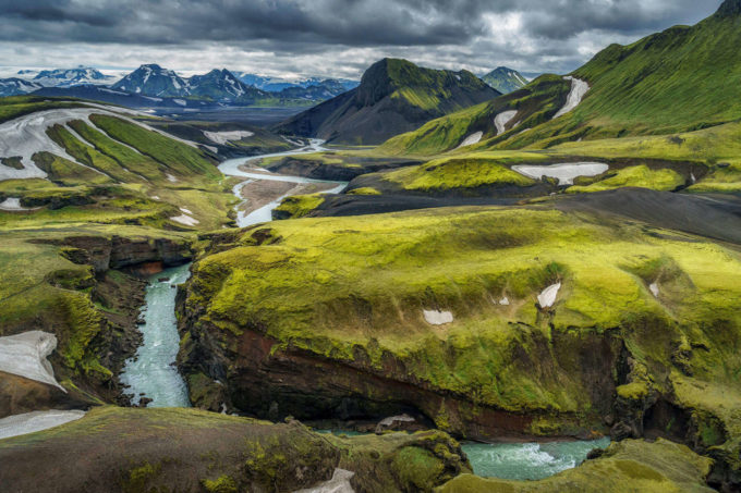 Temmuz Ayında Gidilecek Yerler İzlanda Nehir Şelale