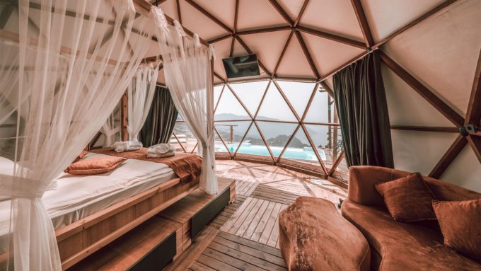 glamping havuz manzarası